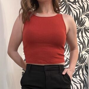 UNIQLO cropped tank top
